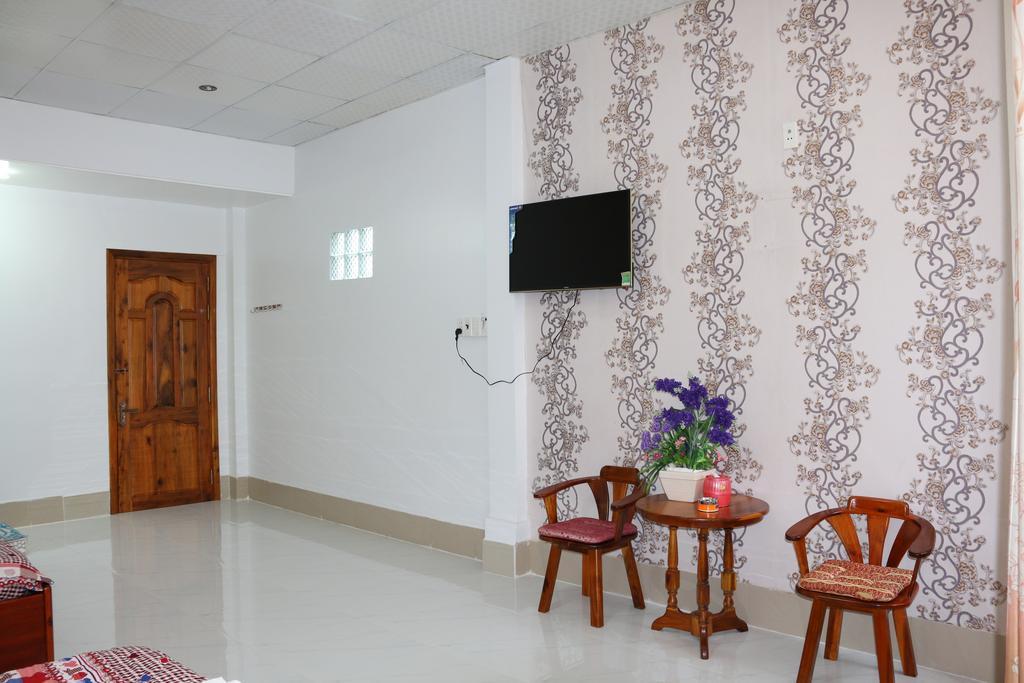 Ngoc May Guesthouse Chau Doc Exterior photo